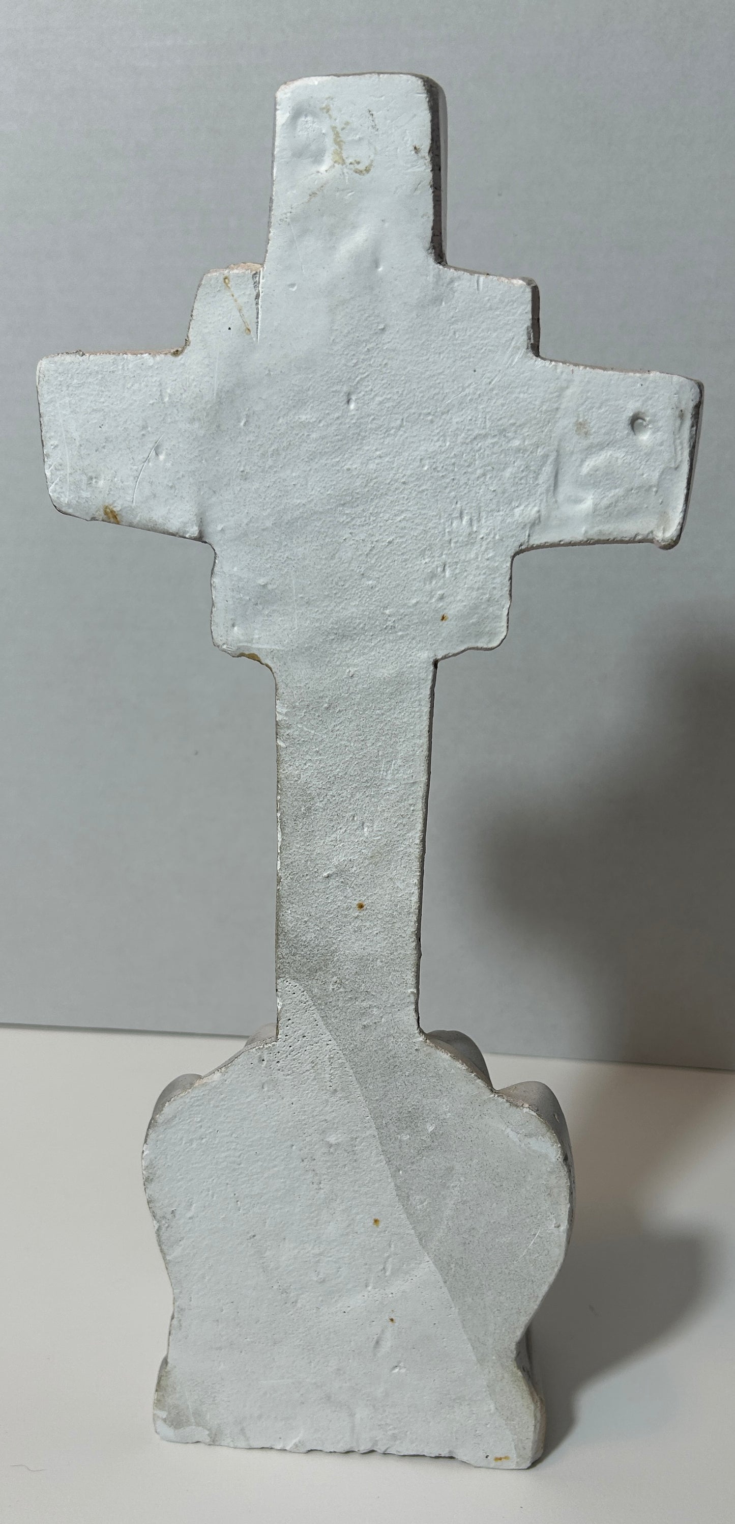 Vintage White Chalkware Crucifix with Praying Angels – Religious Catholic Statue Figurine