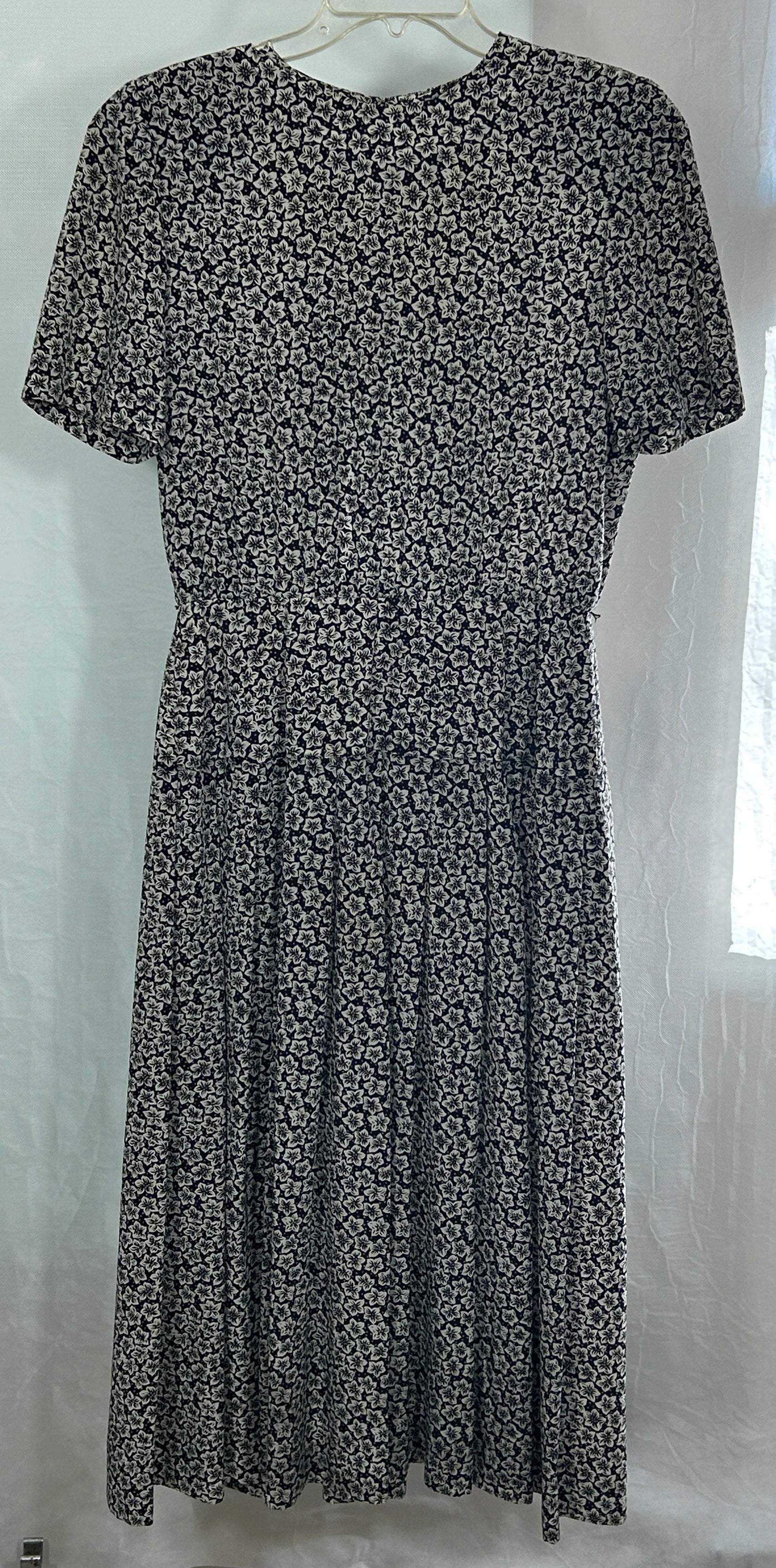 liz claiborne midi dresses Vintage Liz Claiborne Dress Womens 4 White Fit & Flare Midi Short Sleeve