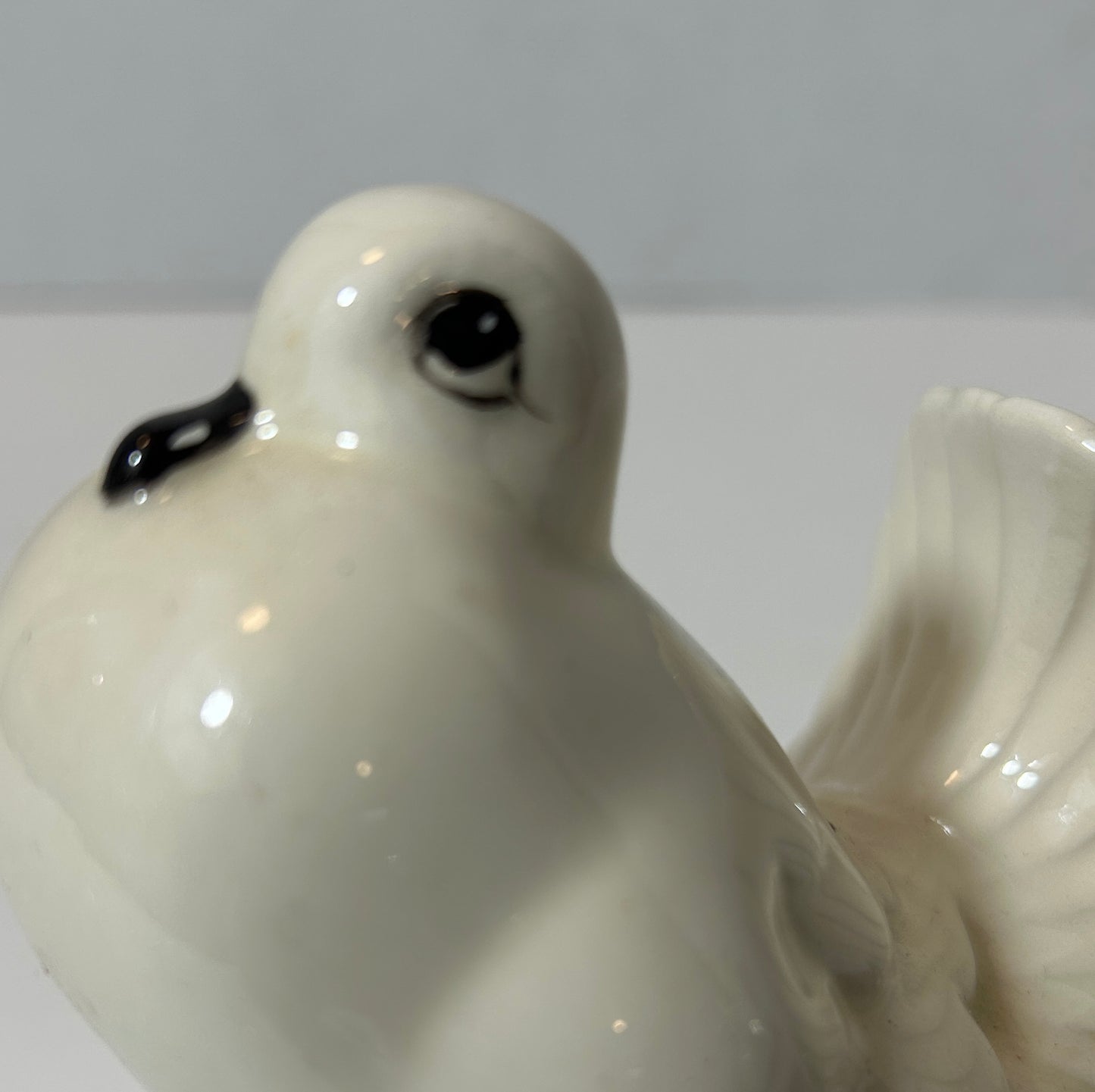 Vintage Ceramic White Dove Figurine – Hand-painted, Glossy Finish, Retro Mid-Century Bird Sculpture