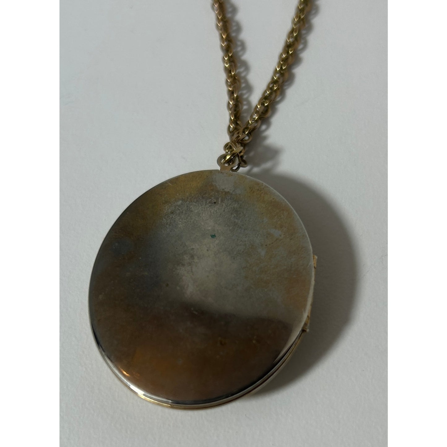 Vintage Ornate Gold Tone Oval Locket Pendant Necklace, 23.5" Drop
