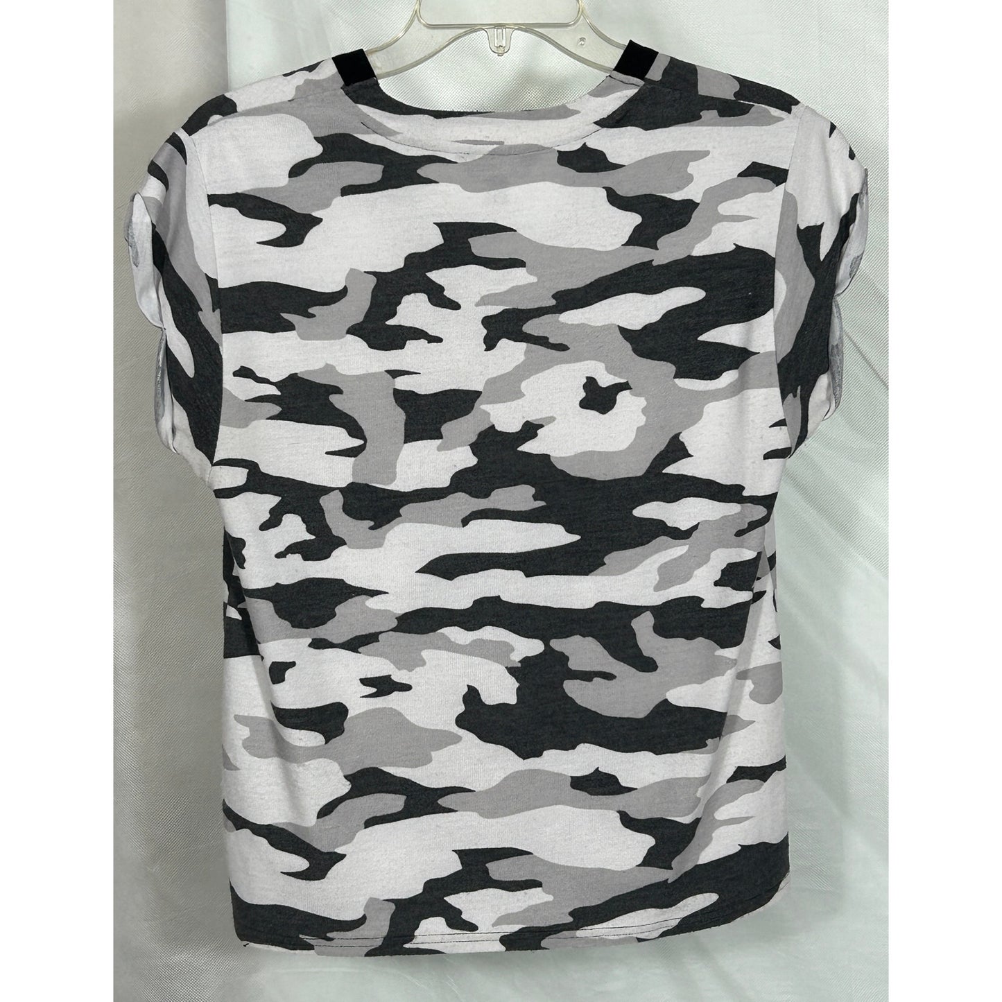 Rock & Republic Camo Studded Strap V-Neck Tee Gray Black White – Size S
