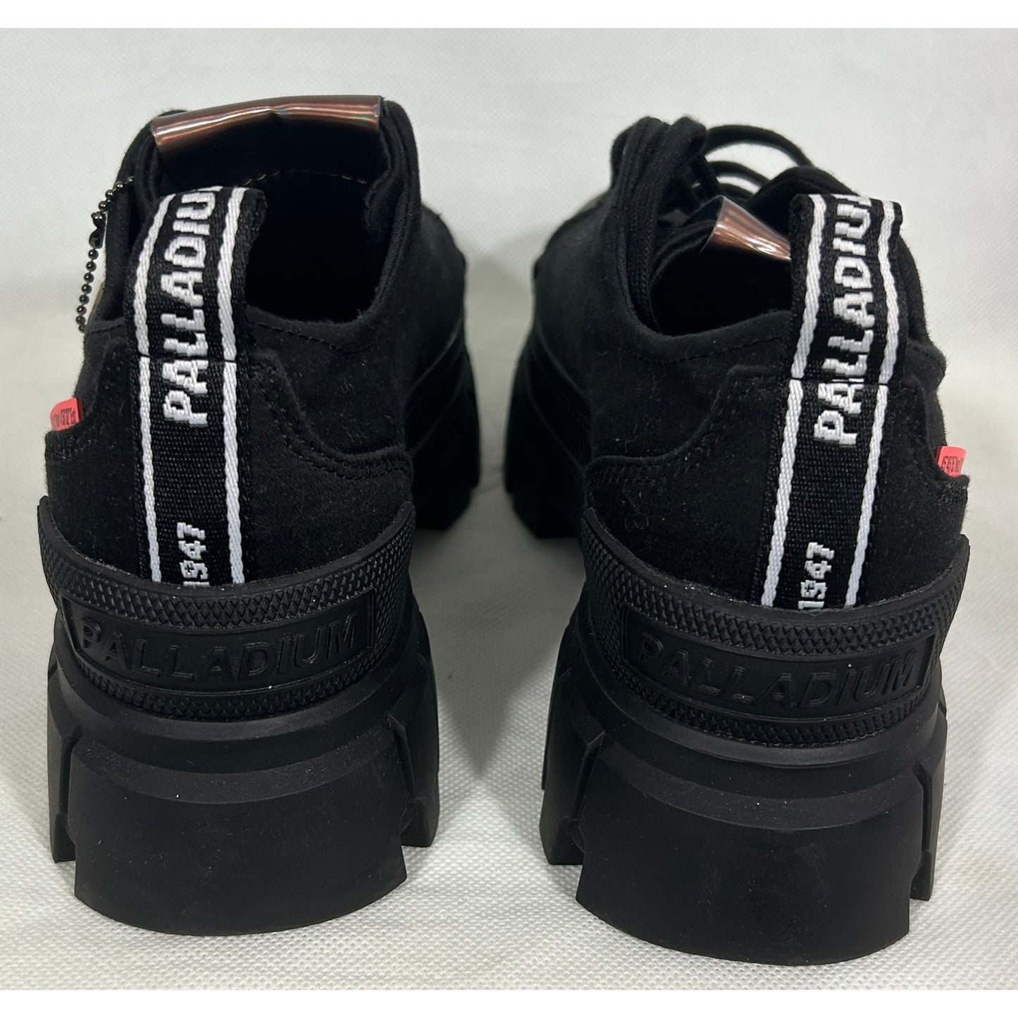 Palladium Revolt Lace Ox Black Low Platform Sneakers Size 9.5, New in Box
