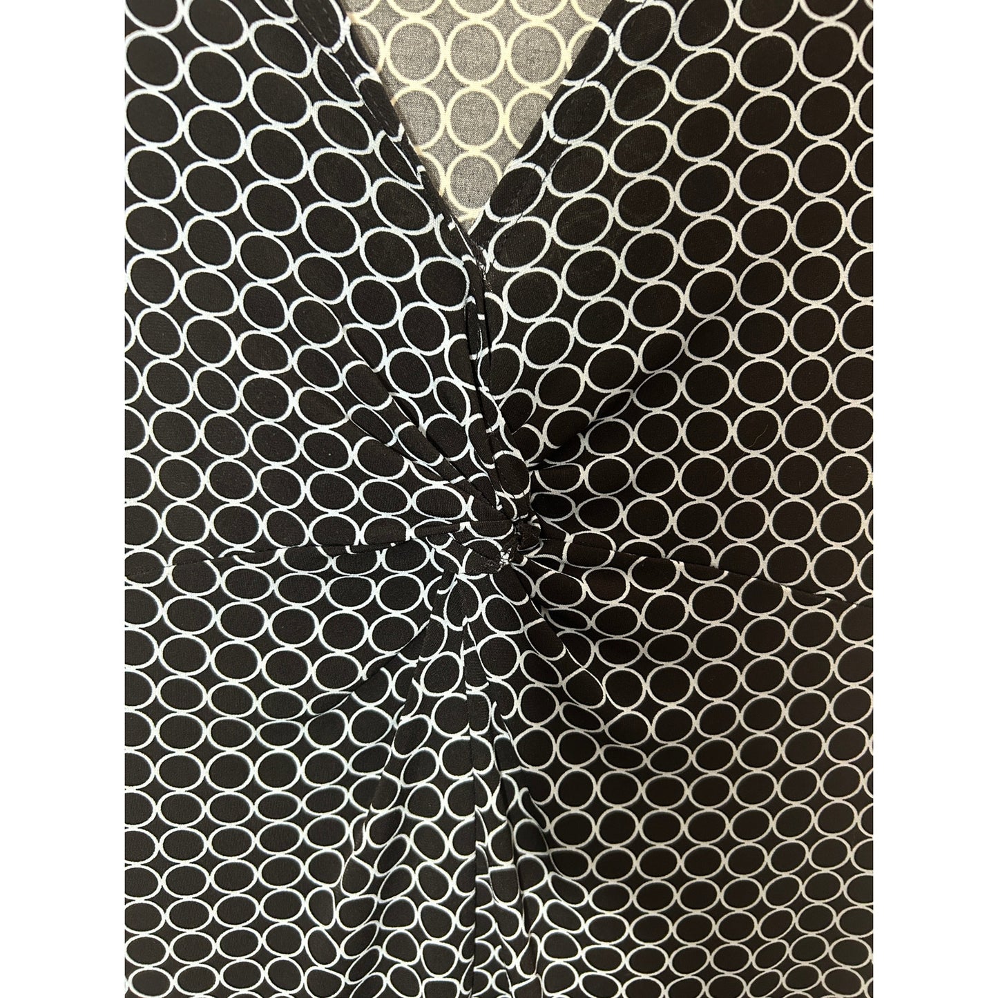 CDW Creative Design Works Black White Circle Print Top Size L Ruched Front