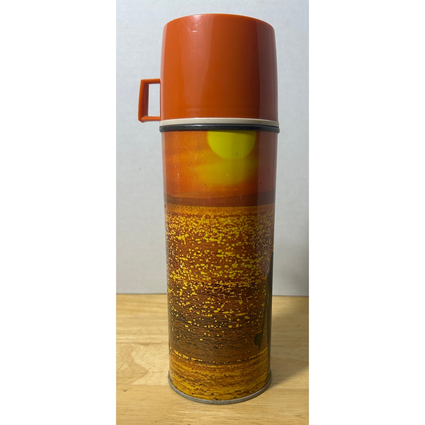 Vintage Thermos 2210/91 Sunset Couple Scene with Orange Cup Lid USA