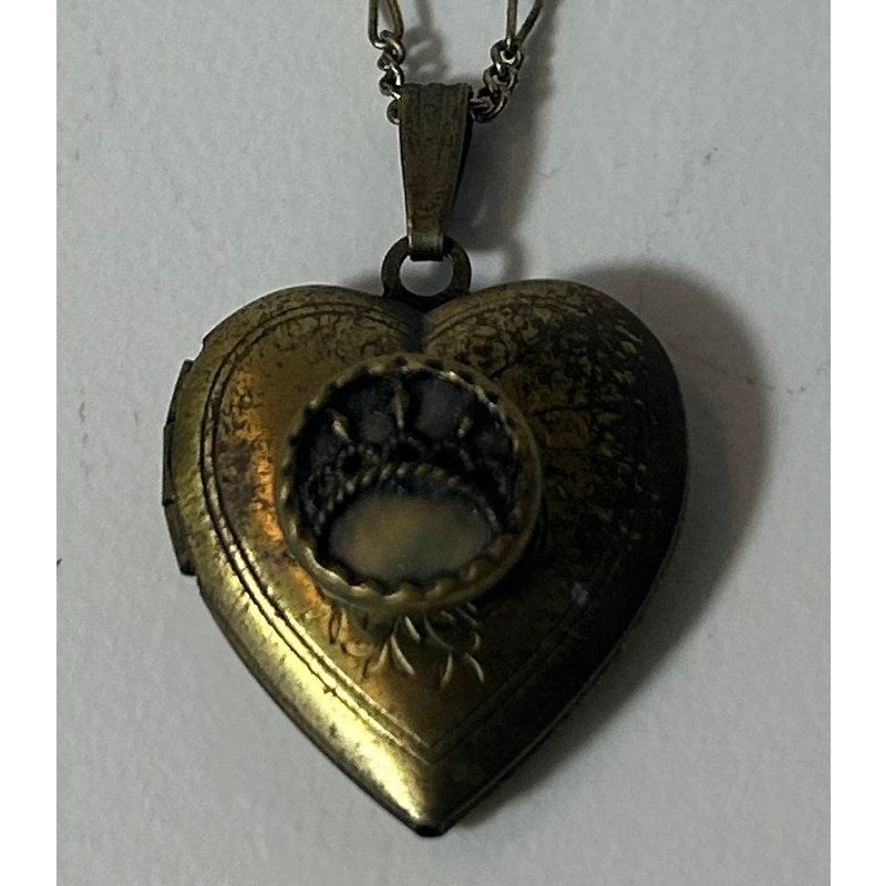 Vintage Heart Locket Necklace Ornate Brass Finish w/ Cameo Accent 26.25"