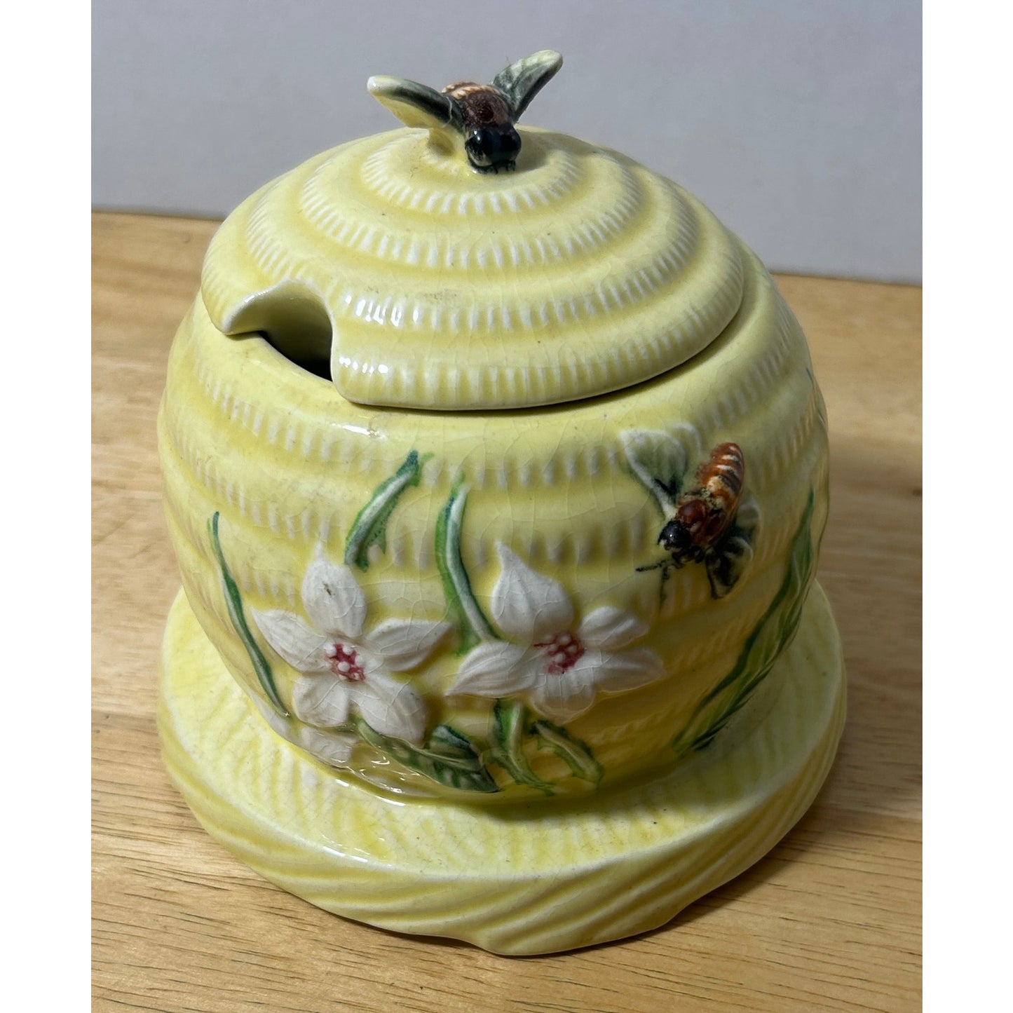 Vintage Japan Bee Skep Honey Pot with Lid & Spoon Slot – Ceramic 5” Tall